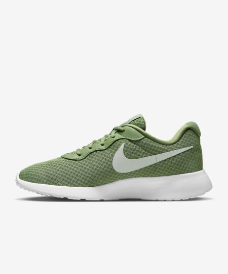 Nike Tanjun Flyease