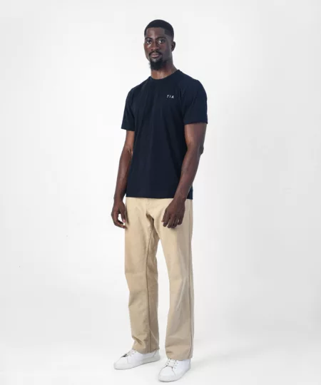 Essential T-shirt in Black