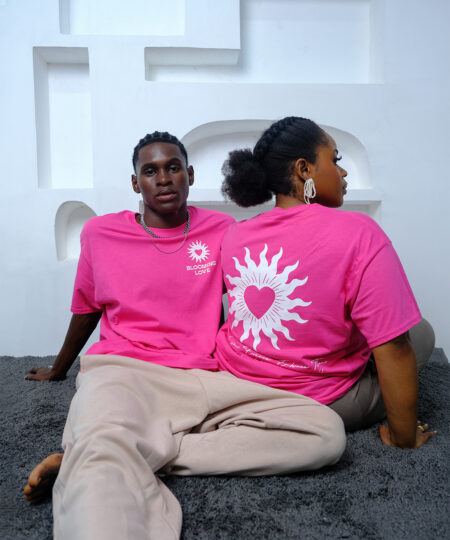 Blooming Love  T-shirt in Fuchsia