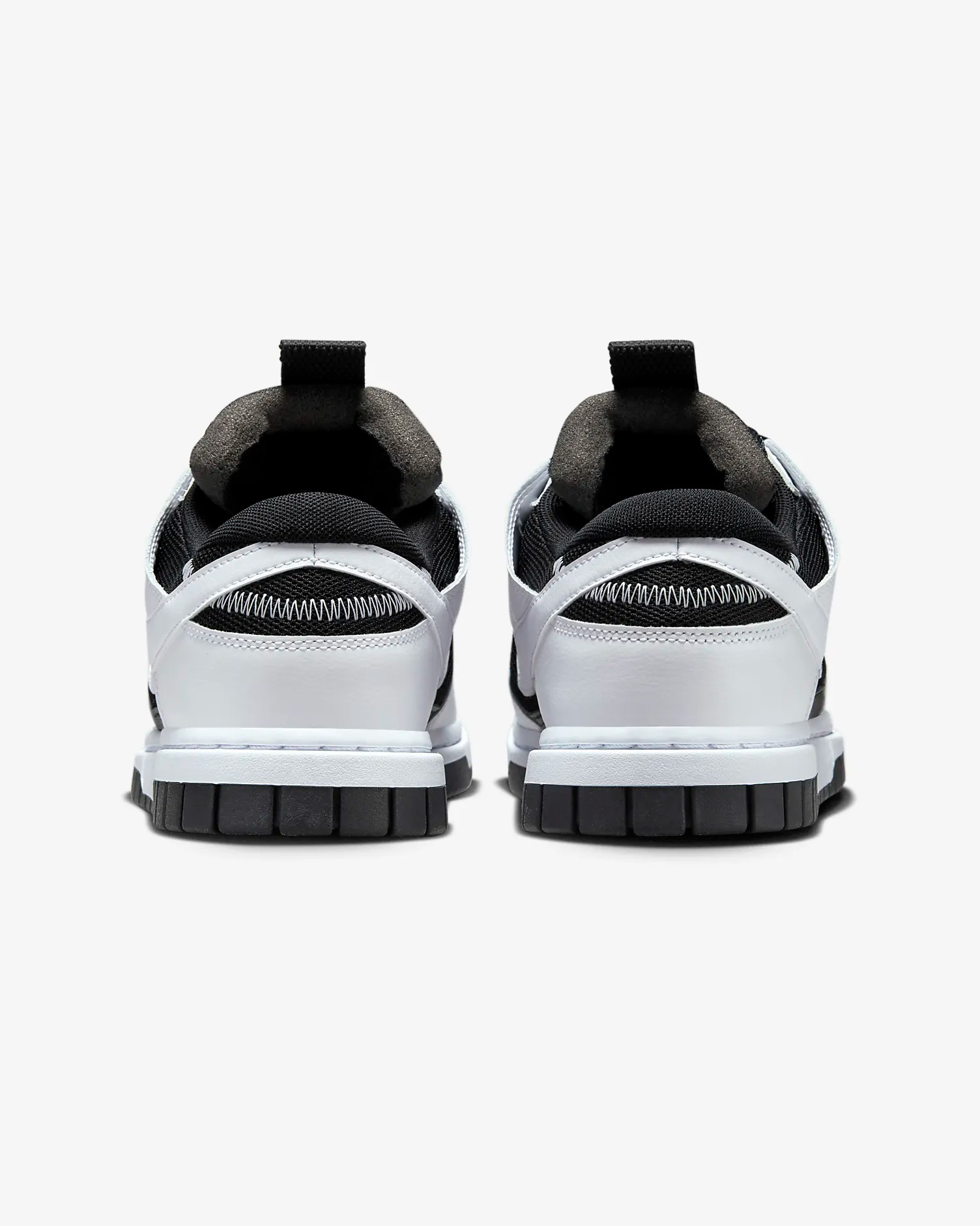 Buy the Nike Air Dunk Jumbo in Black/White on Garmspot.com
